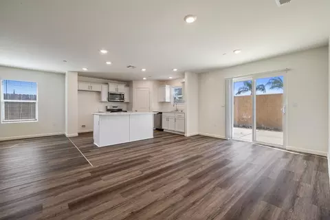 Living - 342 Rubicon Ct, Merced, CA 95341 photo 4 of 5
