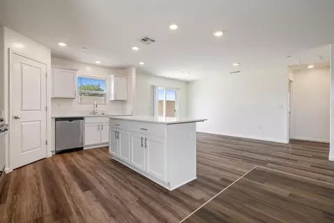 Kitchen - 342 Rubicon Ct, Merced, CA 95341 photo 3 of 4