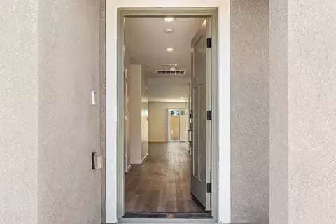 Entry Way - 342 Rubicon Ct, Merced, CA 95341 photo 1 of 11