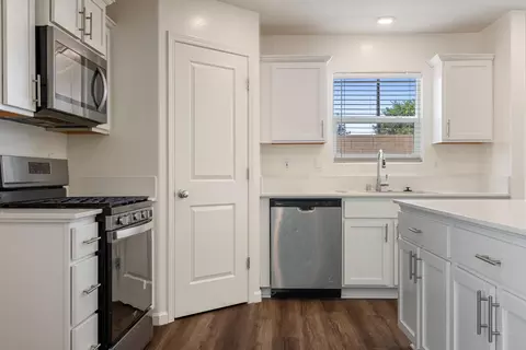 Kitchen - 342 Rubicon Ct, Merced, CA 95341 photo 2 of 4
