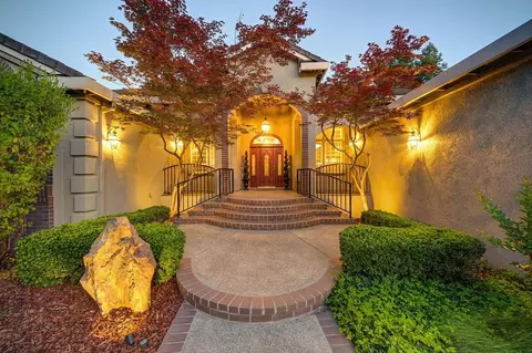 Exterior - 2514 Regatta Ct, Davis, CA 95618 photo 2 of 20