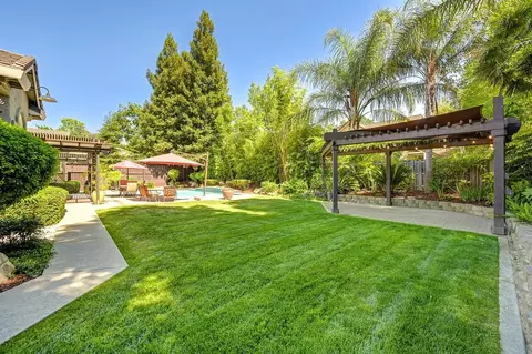 Exterior - 2514 Regatta Ct, Davis, CA 95618 photo 6 of 20