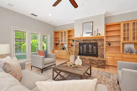 Living - 2514 Regatta Ct, Davis, CA 95618 photo 4 of 5