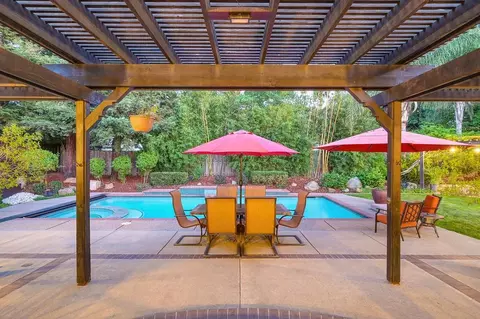 Exterior - 2514 Regatta Ct, Davis, CA 95618 photo 17 of 20