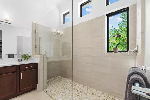Bath - 263 Quail Creek Dr, Copperopolis, CA 95228 photo 3 of 9