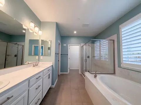 Bath - 3935 Deergrass Cir, Rocklin, CA 95677 photo 3 of 3
