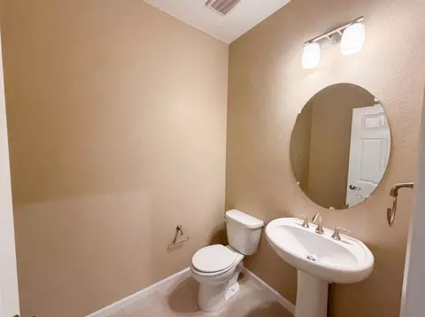 Bath - 3935 Deergrass Cir, Rocklin, CA 95677 photo 2 of 3