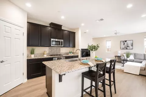 Kitchen - 270 E Phelps Dr, Mountain House, CA 95391 photo 1 of 5