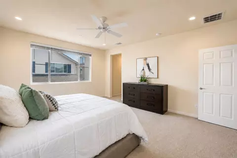 Bedroom - 270 E Phelps Dr, Mountain House, CA 95391 photo 6 of 9