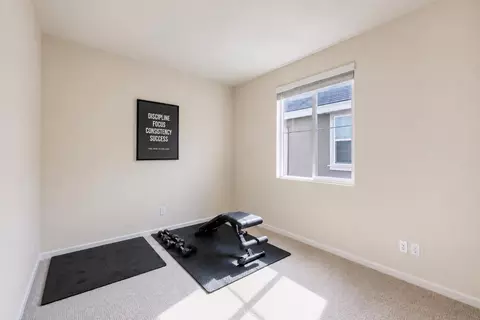 Bedroom - 270 E Phelps Dr, Mountain House, CA 95391 photo 8 of 9