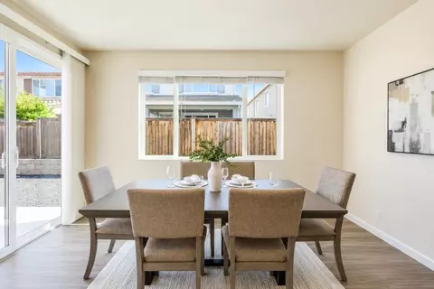 Dining - 270 E Phelps Dr, Mountain House, CA 95391 photo 1 of 3