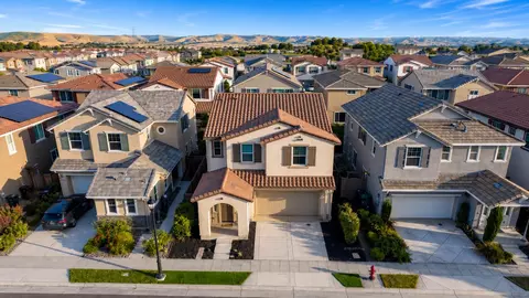 View/Area - 270 E Phelps Dr, Mountain House, CA 95391 photo 1 of 14