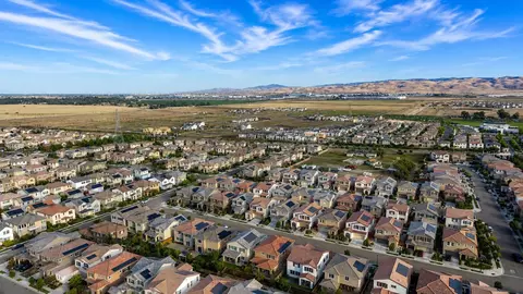 View/Area - 270 E Phelps Dr, Mountain House, CA 95391 photo 4 of 14