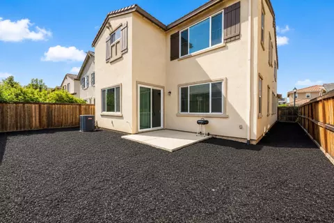 Exterior - 270 E Phelps Dr, Mountain House, CA 95391 photo 9 of 11