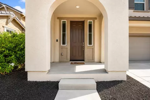 Exterior - 270 E Phelps Dr, Mountain House, CA 95391 photo 6 of 11