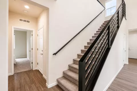 Entry Way - 270 E Phelps Dr, Mountain House, CA 95391 photo 4 of 6