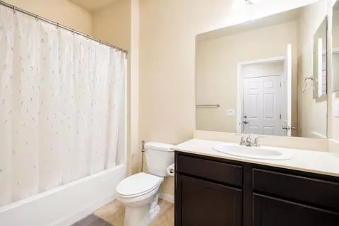 Bath - 270 E Phelps Dr, Mountain House, CA 95391 photo 4 of 4