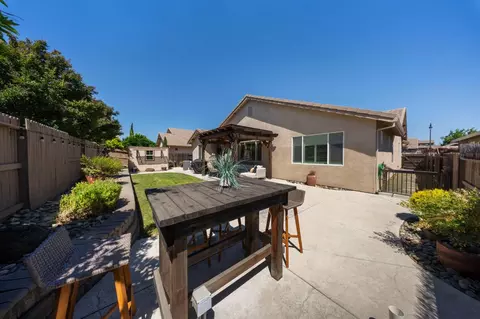 Exterior - 1046 Shady Grove St, Manteca, CA 95336 photo 5 of 7
