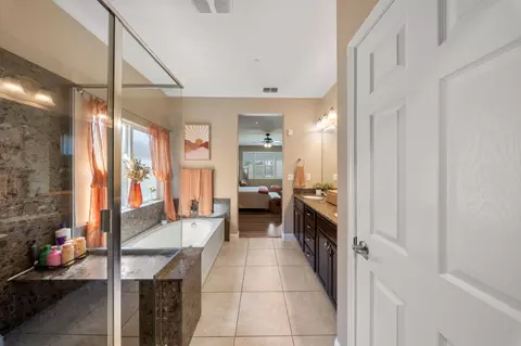 Entry Way - 1046 Shady Grove St, Manteca, CA 95336 photo 3 of 3