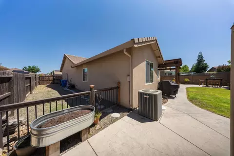 Exterior - 1046 Shady Grove St, Manteca, CA 95336 photo 6 of 7