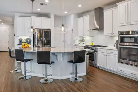 5025 Maestro Way, Roseville, CA 95747