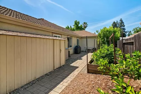 Exterior - 2741 Fleet Cir, Rocklin, CA 95765 photo 9 of 13