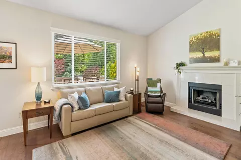 Living - 2741 Fleet Cir, Rocklin, CA 95765 photo 2 of 4