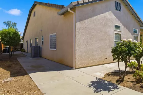 Exterior - 1738 Winchester Dr, Manteca, CA 95336 photo 4 of 5