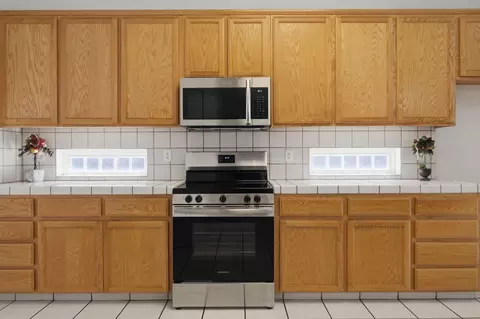 Kitchen - 1738 Winchester Dr, Manteca, CA 95336 photo 2 of 6