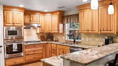 Kitchen - 5827 Silverleaf Dr, Foresthill, CA 95631 photo 3 of 5
