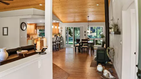 Entry Way - 5827 Silverleaf Dr, Foresthill, CA 95631 photo 1 of 3