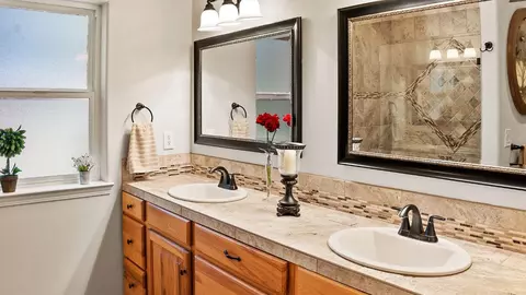 Bath - 5827 Silverleaf Dr, Foresthill, CA 95631 photo 1 of 4