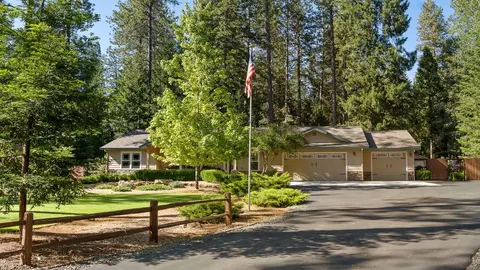 5827 Silverleaf Dr, Foresthill, CA 95631