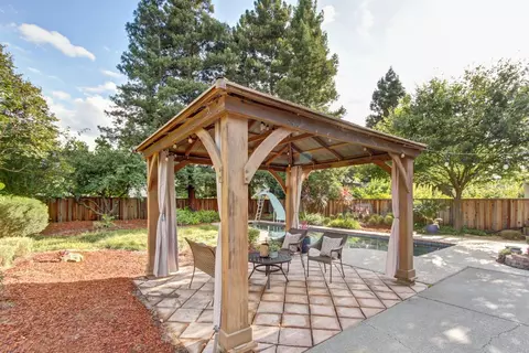 Exterior - 2312 Lassen Pl, Davis, CA 95616 photo 10 of 16