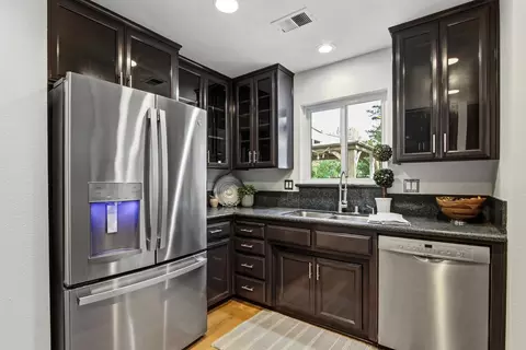 Kitchen - 2312 Lassen Pl, Davis, CA 95616 photo 4 of 6