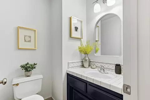 Bath - 2312 Lassen Pl, Davis, CA 95616 photo 7 of 7