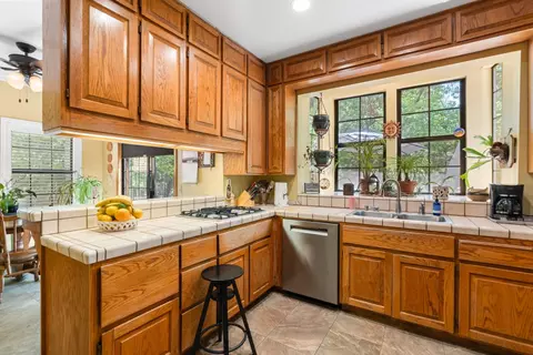 Kitchen - 5732 Mizpah, Murphys, CA 95247 photo 2 of 5