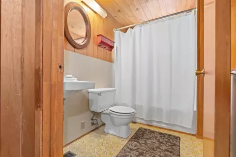 Bath - 2238 Meadowview Rd, Arnold, CA 95223 photo 1 of 3