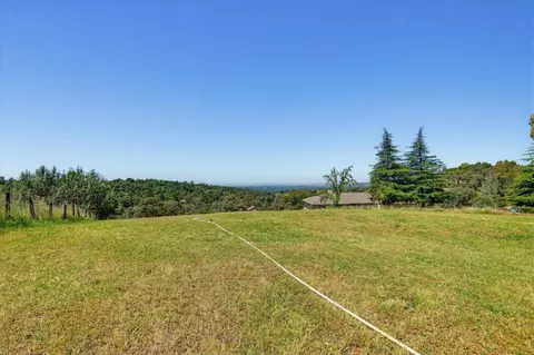Exterior - 8422 Memory Ln, Auburn, CA 95603 photo 17 of 32