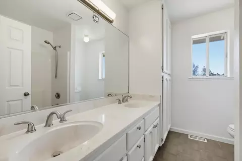 Bath - 8422 Memory Ln, Auburn, CA 95603 photo 2 of 5