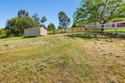 Exterior - 8422 Memory Ln, Auburn, CA 95603 photo 14 of 32