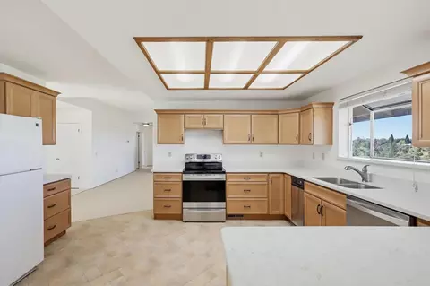 Kitchen - 8422 Memory Ln, Auburn, CA 95603 photo 1 of 5