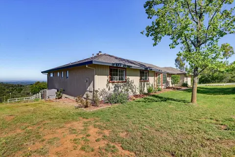 Exterior - 8422 Memory Ln, Auburn, CA 95603 photo 24 of 32