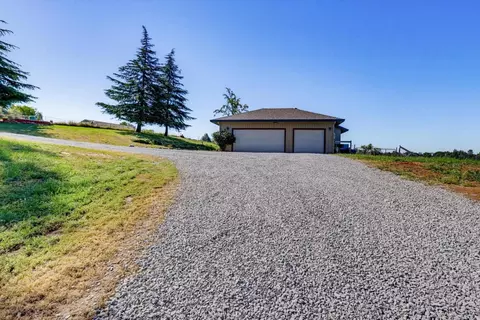 Exterior - 8422 Memory Ln, Auburn, CA 95603 photo 27 of 32