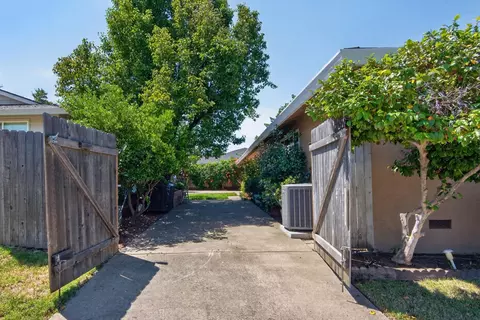 Exterior - 5166 Kipp Way, Carmichael, CA 95608 photo 15 of 17