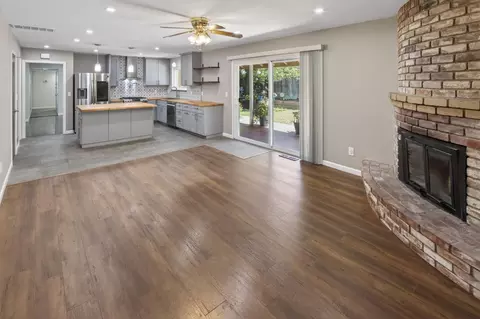 Living - 5166 Kipp Way, Carmichael, CA 95608 photo 5 of 5