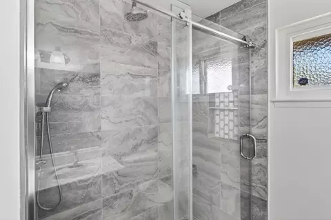 Bath - 5166 Kipp Way, Carmichael, CA 95608 photo 2 of 4
