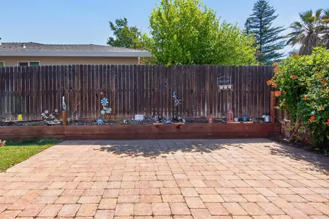 Exterior - 5166 Kipp Way, Carmichael, CA 95608 photo 8 of 17