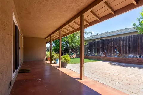 Exterior - 5166 Kipp Way, Carmichael, CA 95608 photo 6 of 17
