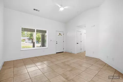 Living - 1646 E 8th St, Stockton, CA 95206 photo 3 of 4